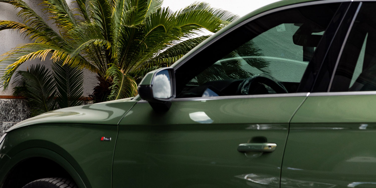 SUV color verde militare